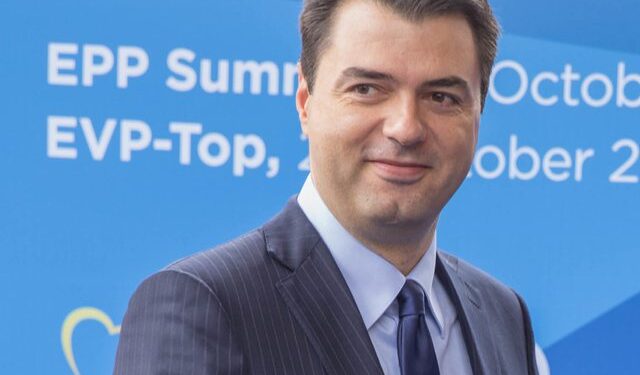 Bllokimi i Rinasit/ Lulzim Basha akuzon Ramën: Ndal kërcënimet dhe ndërprit grevën se ti qëndron pas asaj