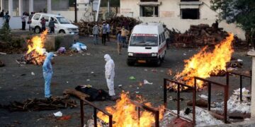 Covid-19: Japonia shpall gjendjen alarmante, India kolaps në spitale, viktimat digjen në mes të rrugës