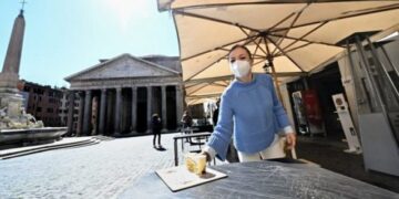 Gjysma e Italisë kalon në zonë portokalli, shihet një dritë jeshile për një rihapje të mundshme