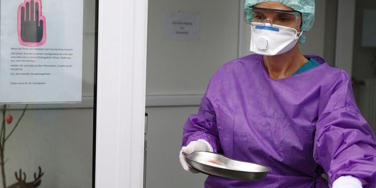 Dyshimet për vaksinat, BE mund të humbasë qëllimin për të injektuar 70% të të rriturve brenda verës