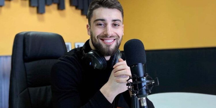 “Sa e vërtetë është që ju kërkon para artistëve për të dalë në emision?” Përgjigjet Meriton Mjekiqi