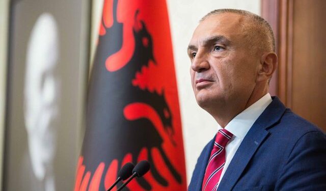 Meta uron besimtarët myslimanë/ “Zoti i lehtësoftë dhimbjen çdokujt në këtë periudhë sprovash të mëdha”