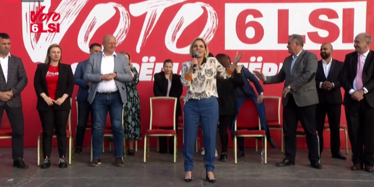 Kryemadhi drejtpërdrejt nga Durrësi bën thirrje: Koha për ndryshim, Ramën do ta paketojmë 3D (VIDEO)