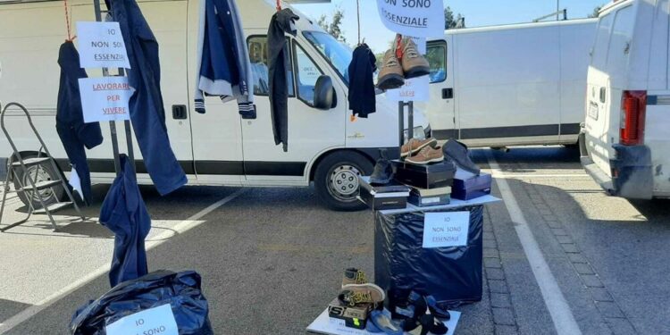 COVID-19, operatorët e tregut Carbonara në protestë: “Ne duam të punojmë”