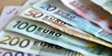 Njihuni me Këmbimin Valutor, 12 Maj 2021