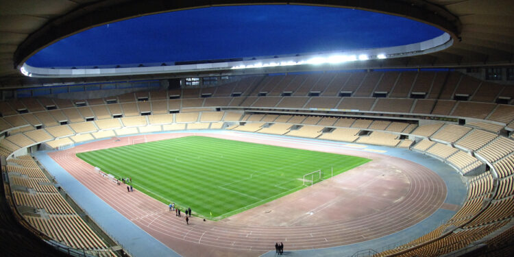 Rikthim i tifozëve në stadiume? Ministria e Shëndetësisë jep lajmin e madh: E konsideroj të lehtë kontrollin e…