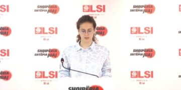 Ish- deputetja e LSI-së Silva Caka në një deklaratë për mediat