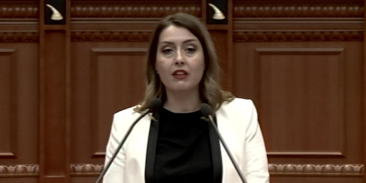Manastirliu: “Kemi dalë nga zona e rriskut”/ Vaksinimi anti-covid në Shqipëri, në të njëjtin ritëm si mesatarja e vendeve të BE